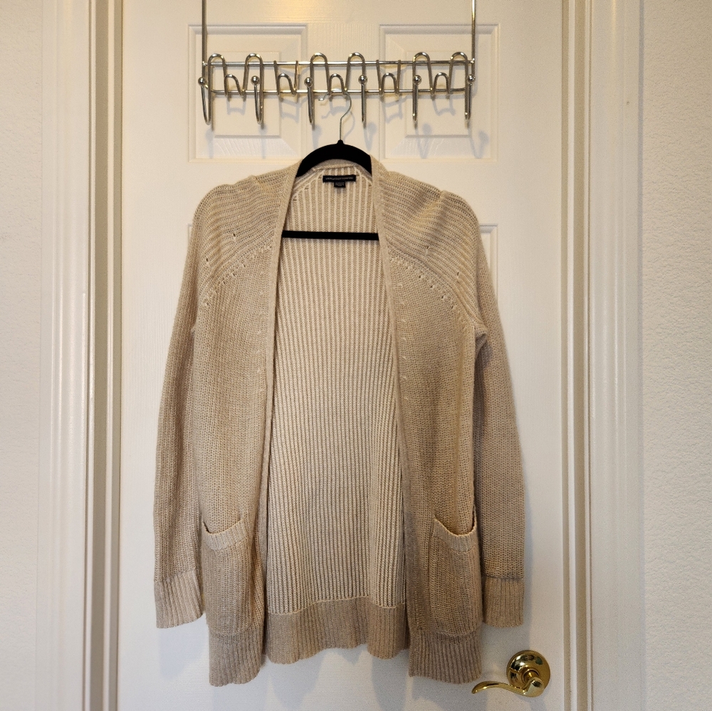 American Eagle Women's Beige Sweater